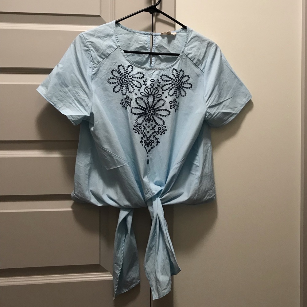 Embroidered Front Tie Crop Top Sz L